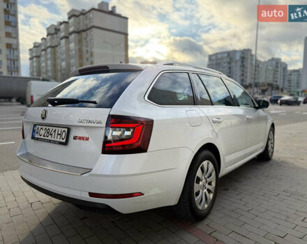 Белый Шкода Октавия, объемом двигателя 2 л и пробегом 319 тыс. км за 15500 $, фото 17 на Automoto.ua
