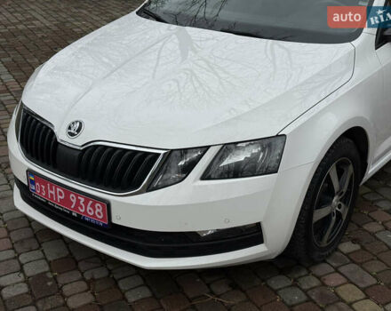 Белый Шкода Октавия, объемом двигателя 2 л и пробегом 197 тыс. км за 14200 $, фото 12 на Automoto.ua