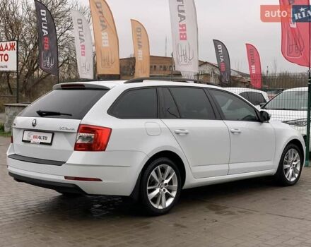 Білий Шкода Октавія, об'ємом двигуна 1.6 л та пробігом 202 тис. км за 16655 $, фото 12 на Automoto.ua