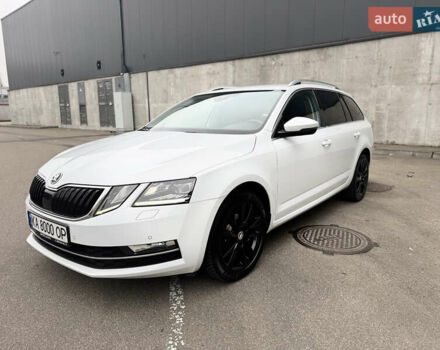 Белый Шкода Октавия, объемом двигателя 1.6 л и пробегом 196 тыс. км за 15499 $, фото 7 на Automoto.ua