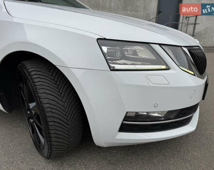 Белый Шкода Октавия, объемом двигателя 1.6 л и пробегом 196 тыс. км за 15499 $, фото 20 на Automoto.ua