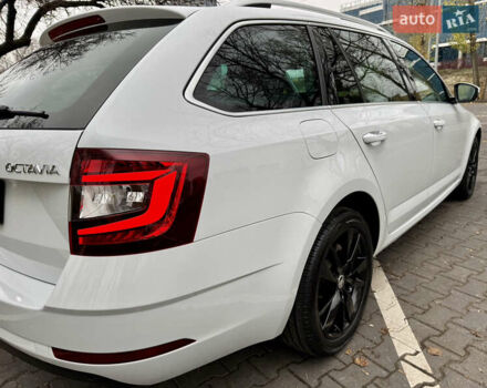 Белый Шкода Октавия, объемом двигателя 1.6 л и пробегом 196 тыс. км за 15499 $, фото 25 на Automoto.ua