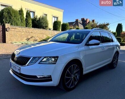 Шкода Октавия 2019 в Ровно на Automoto.ua Белый Шкода Октавия, объемом двигателя 1.97 л и пробегом 226 тыс. км за 18450 $, фото 3 на Automoto.ua