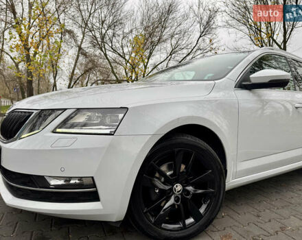 Белый Шкода Октавия, объемом двигателя 1.6 л и пробегом 196 тыс. км за 15499 $, фото 16 на Automoto.ua