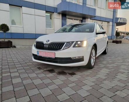 Білий Шкода Октавія, об'ємом двигуна 1.6 л та пробігом 218 тис. км за 13500 $, фото 2 на Automoto.ua