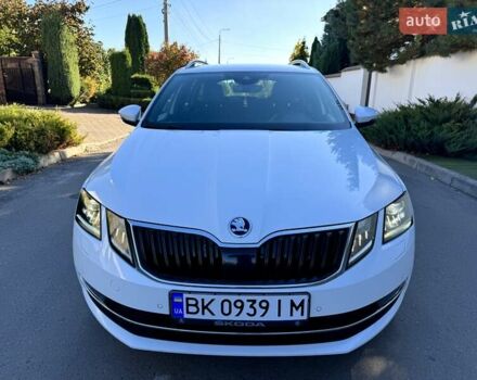 Шкода Октавия 2019 в Ровно на Automoto.ua Белый Шкода Октавия, объемом двигателя 1.97 л и пробегом 226 тыс. км за 18450 $, фото 1 на Automoto.ua