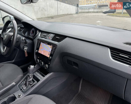 Белый Шкода Октавия, объемом двигателя 1.6 л и пробегом 196 тыс. км за 15499 $, фото 56 на Automoto.ua