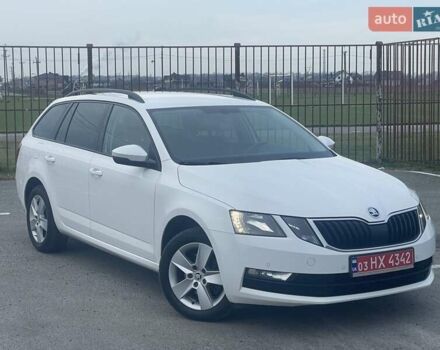 Білий Шкода Октавія, об'ємом двигуна 2 л та пробігом 218 тис. км за 13999 $, фото 3 на Automoto.ua