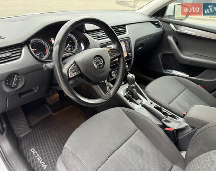 Белый Шкода Октавия, объемом двигателя 1.6 л и пробегом 196 тыс. км за 15499 $, фото 48 на Automoto.ua