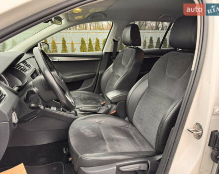 Білий Шкода Октавія, об'ємом двигуна 2 л та пробігом 209 тис. км за 16500 $, фото 13 на Automoto.ua