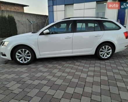Білий Шкода Октавія, об'ємом двигуна 1.6 л та пробігом 218 тис. км за 13500 $, фото 10 на Automoto.ua
