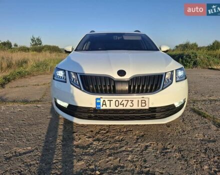 Белый Шкода Октавия, объемом двигателя 1.97 л и пробегом 285 тыс. км за 16000 $, фото 4 на Automoto.ua