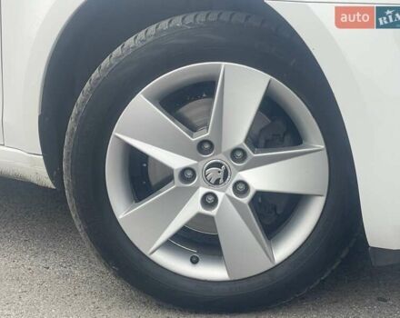 Білий Шкода Октавія, об'ємом двигуна 2 л та пробігом 218 тис. км за 13999 $, фото 6 на Automoto.ua