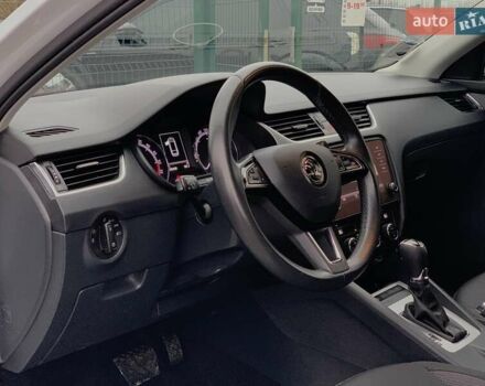 Білий Шкода Октавія, об'ємом двигуна 1.6 л та пробігом 202 тис. км за 16655 $, фото 23 на Automoto.ua