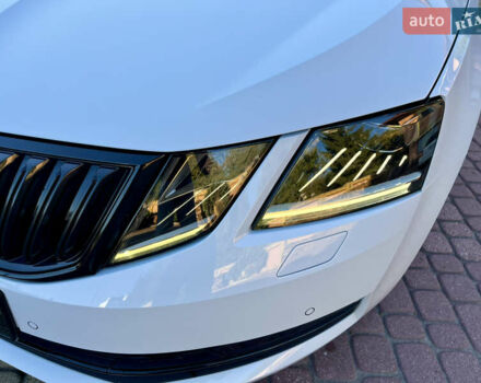 Шкода Октавія 2019 у Мукачеве на Automoto.ua Білий Шкода Октавія, об'ємом двигуна 2 л та пробігом 238 тис. км за 17400 $, фото 6 на Automoto.ua