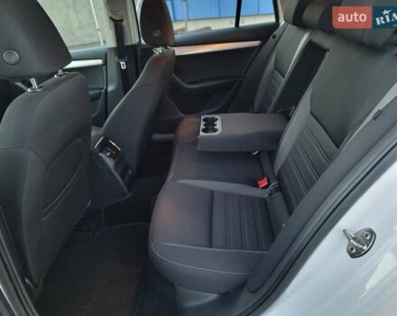 Білий Шкода Октавія, об'ємом двигуна 1.6 л та пробігом 218 тис. км за 13500 $, фото 35 на Automoto.ua