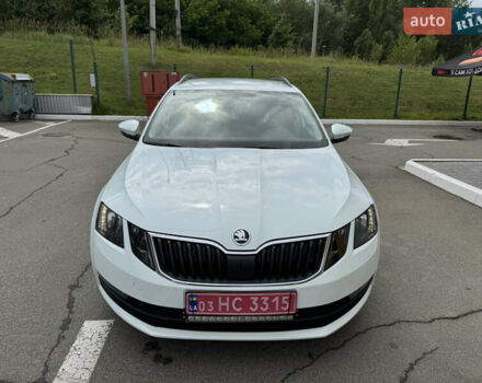Шкода Октавія 2019 у Ирпене на Automoto.ua Білий Шкода Октавія, об'ємом двигуна 2 л та пробігом 280 тис. км за 14800 $, фото 19 на Automoto.ua