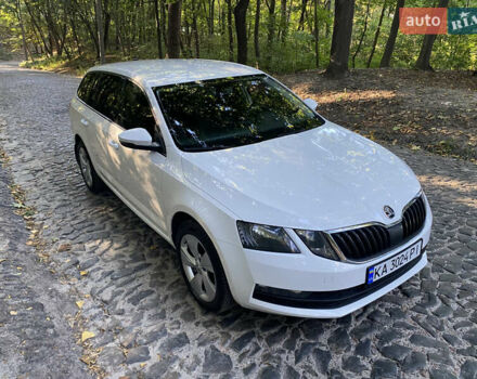 Белый Шкода Октавия, объемом двигателя 1.4 л и пробегом 185 тыс. км за 12700 $, фото 3 на Automoto.ua