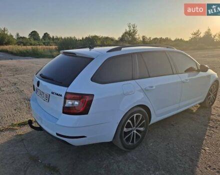 Белый Шкода Октавия, объемом двигателя 1.97 л и пробегом 285 тыс. км за 16000 $, фото 7 на Automoto.ua