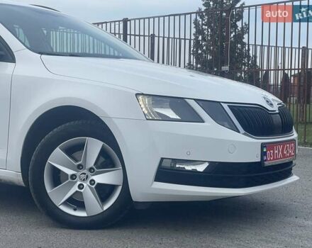 Білий Шкода Октавія, об'ємом двигуна 2 л та пробігом 218 тис. км за 13999 $, фото 8 на Automoto.ua