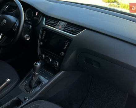 Белый Шкода Октавия, объемом двигателя 2 л и пробегом 201 тыс. км за 14300 $, фото 43 на Automoto.ua