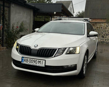 Белый Шкода Октавия, объемом двигателя 1.6 л и пробегом 262 тыс. км за 15500 $, фото 1 на Automoto.ua