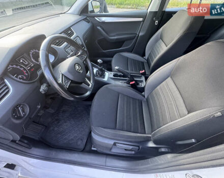 Белый Шкода Октавия, объемом двигателя 1.6 л и пробегом 196 тыс. км за 14300 $, фото 18 на Automoto.ua