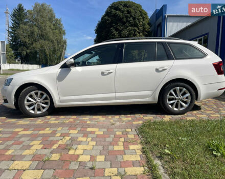 Білий Шкода Октавія, об'ємом двигуна 1.6 л та пробігом 293 тис. км за 13500 $, фото 3 на Automoto.ua