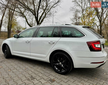 Белый Шкода Октавия, объемом двигателя 1.6 л и пробегом 196 тыс. км за 15499 $, фото 7 на Automoto.ua