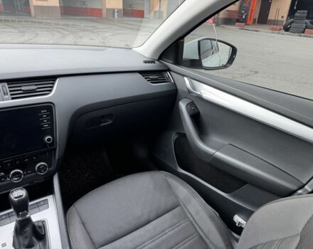Білий Шкода Октавія, об'ємом двигуна 2 л та пробігом 280 тис. км за 12300 $, фото 16 на Automoto.ua