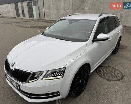 Белый Шкода Октавия, объемом двигателя 1.6 л и пробегом 196 тыс. км за 15499 $, фото 17 на Automoto.ua