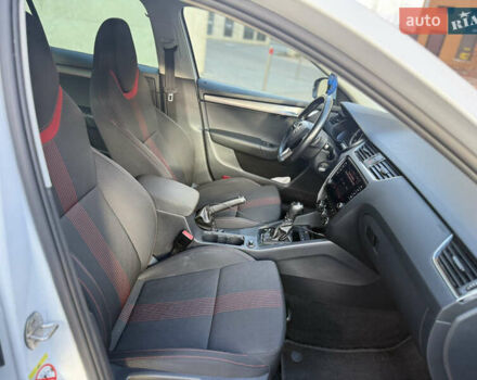 Белый Шкода Октавия, объемом двигателя 2 л и пробегом 319 тыс. км за 15500 $, фото 20 на Automoto.ua