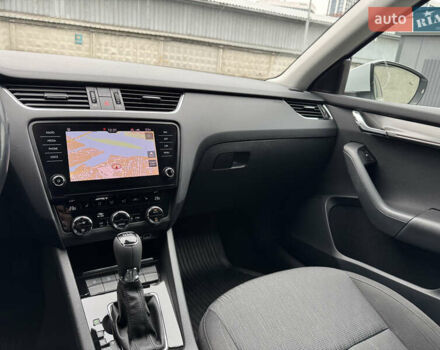 Белый Шкода Октавия, объемом двигателя 1.6 л и пробегом 196 тыс. км за 15499 $, фото 59 на Automoto.ua