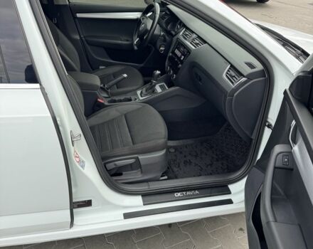 Білий Шкода Октавія, об'ємом двигуна 2 л та пробігом 280 тис. км за 12300 $, фото 21 на Automoto.ua