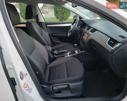 Білий Шкода Октавія, об'ємом двигуна 1.6 л та пробігом 218 тис. км за 13500 $, фото 19 на Automoto.ua
