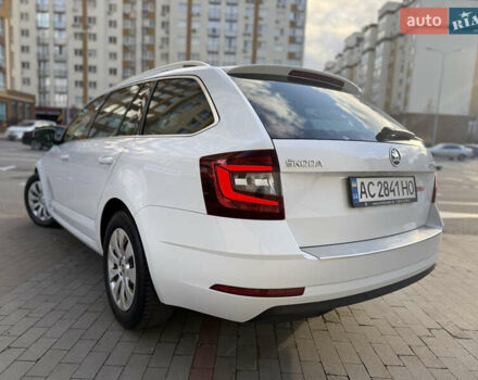 Белый Шкода Октавия, объемом двигателя 2 л и пробегом 319 тыс. км за 15500 $, фото 8 на Automoto.ua