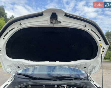 Белый Шкода Октавия, объемом двигателя 2 л и пробегом 230 тыс. км за 16550 $, фото 53 на Automoto.ua