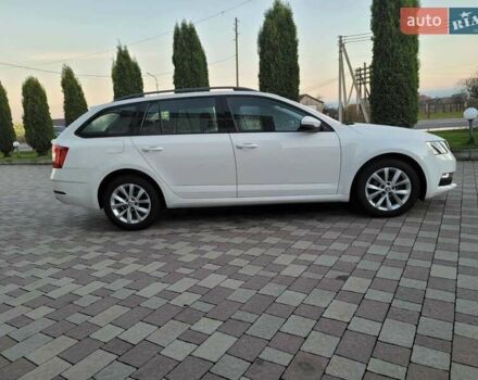 Білий Шкода Октавія, об'ємом двигуна 1.6 л та пробігом 218 тис. км за 13500 $, фото 9 на Automoto.ua