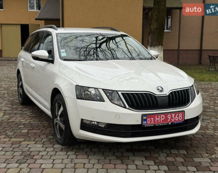 Белый Шкода Октавия, объемом двигателя 2 л и пробегом 197 тыс. км за 14200 $, фото 3 на Automoto.ua