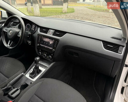 Белый Шкода Октавия, объемом двигателя 2 л и пробегом 197 тыс. км за 14200 $, фото 32 на Automoto.ua