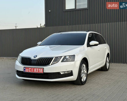 Белый Шкода Октавия, объемом двигателя 2 л и пробегом 257 тыс. км за 14000 $, фото 10 на Automoto.ua