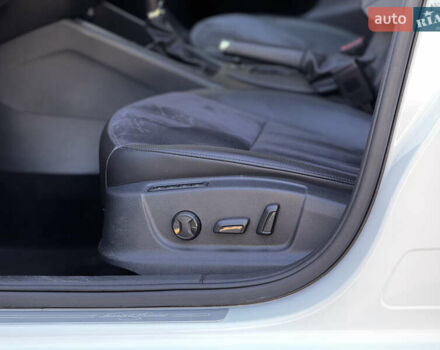 Белый Шкода Октавия, объемом двигателя 1.98 л и пробегом 203 тыс. км за 18400 $, фото 25 на Automoto.ua