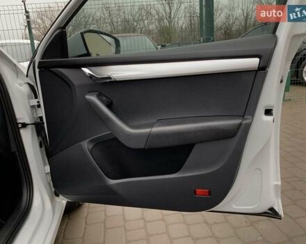 Білий Шкода Октавія, об'ємом двигуна 1.6 л та пробігом 202 тис. км за 16655 $, фото 32 на Automoto.ua