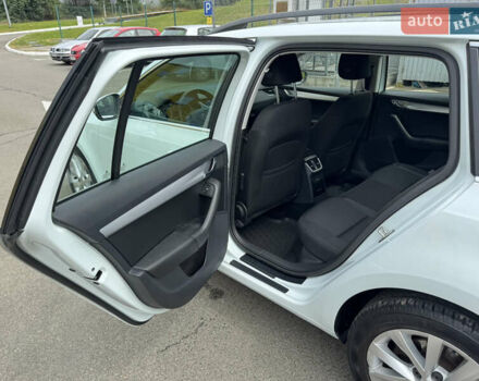 Шкода Октавія 2019 у Ирпене на Automoto.ua Білий Шкода Октавія, об'ємом двигуна 2 л та пробігом 280 тис. км за 14800 $, фото 13 на Automoto.ua