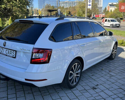 Белый Шкода Октавия, объемом двигателя 2 л и пробегом 201 тыс. км за 14300 $, фото 6 на Automoto.ua