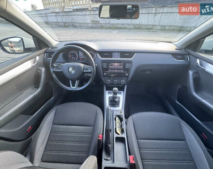 Белый Шкода Октавия, объемом двигателя 1.6 л и пробегом 196 тыс. км за 14300 $, фото 10 на Automoto.ua