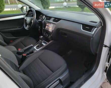 Білий Шкода Октавія, об'ємом двигуна 1.6 л та пробігом 218 тис. км за 13500 $, фото 37 на Automoto.ua