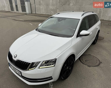 Белый Шкода Октавия, объемом двигателя 1.6 л и пробегом 196 тыс. км за 15499 $, фото 16 на Automoto.ua