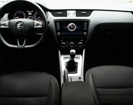 Білий Шкода Октавія, об'ємом двигуна 0 л та пробігом 155 тис. км за 14950 $, фото 8 на Automoto.ua