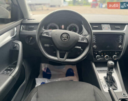 Белый Шкода Октавия, объемом двигателя 2 л и пробегом 230 тыс. км за 16550 $, фото 46 на Automoto.ua
